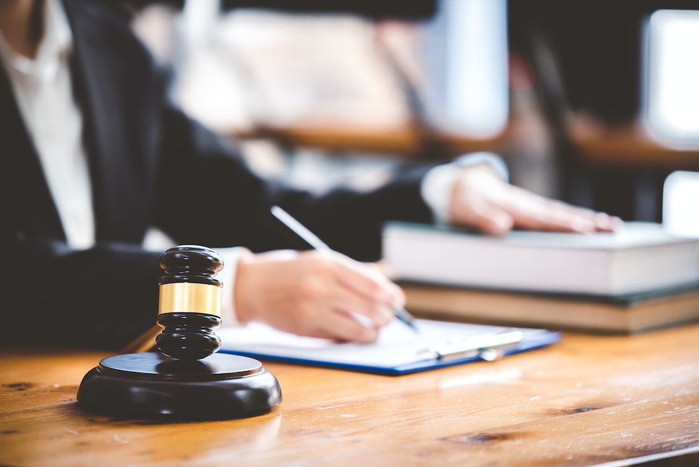 Les aspects juridiques de la reprise d'entreprise : conseils d'un avocat